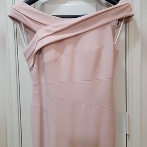 Calvin Klein- Off-the-shoulder formal dress